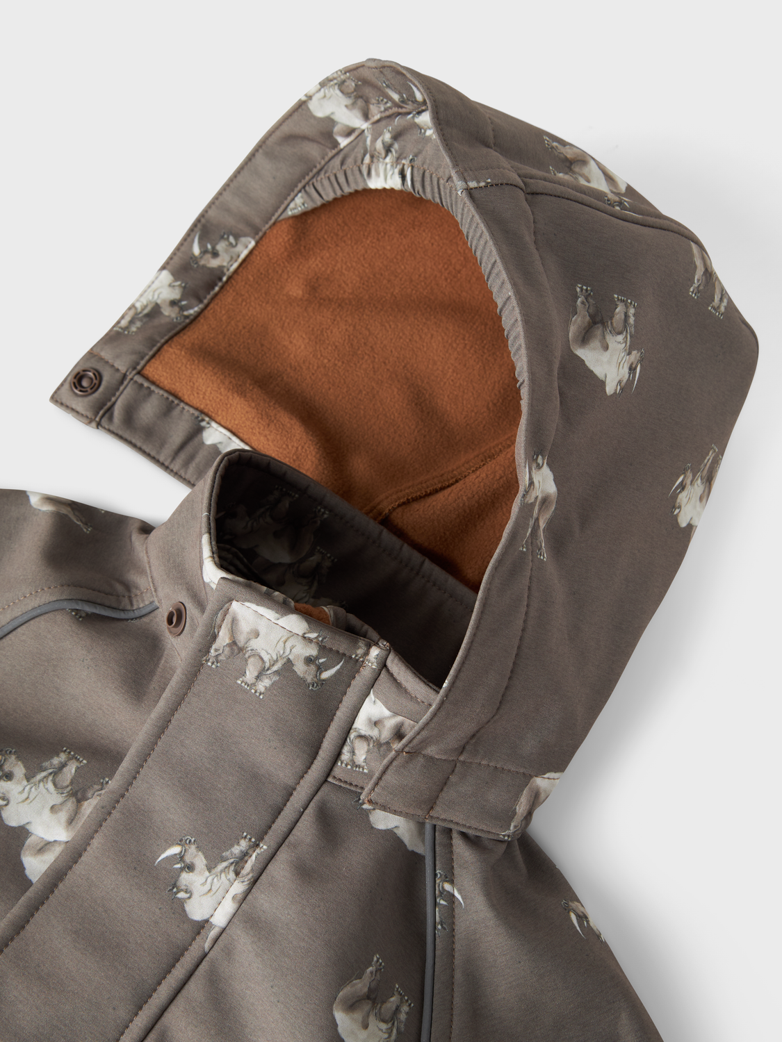 model_shot-front_full